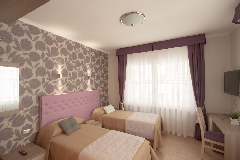 Rome King Suite — Hotel rooms in Rome, Lazio