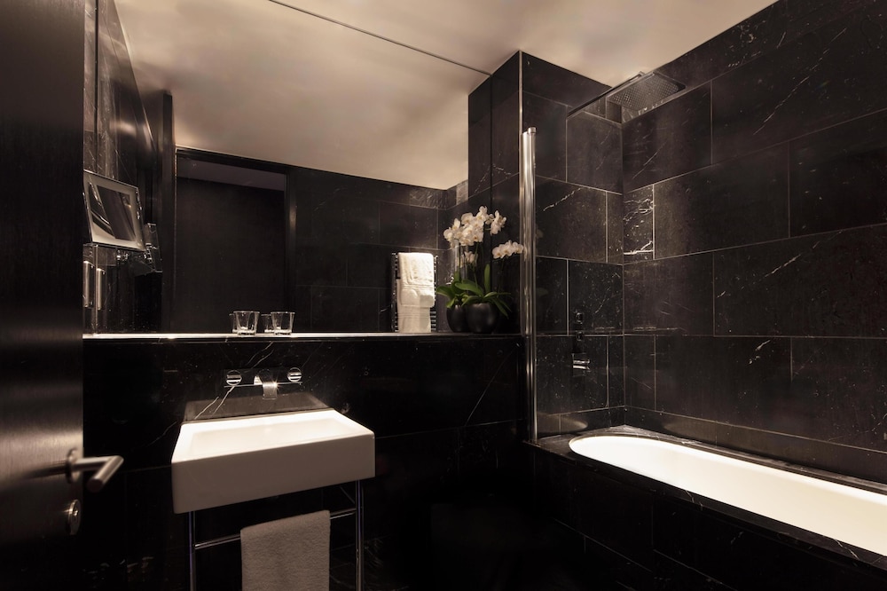 Anantara The Marker Dublin - A Leading Hotel of the World — Hotel rooms in Dublin, Dublin City