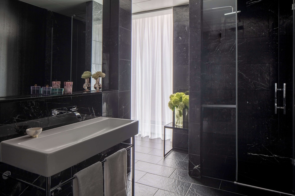 Anantara The Marker Dublin - A Leading Hotel of the World — Hotel rooms in Dublin, Dublin City