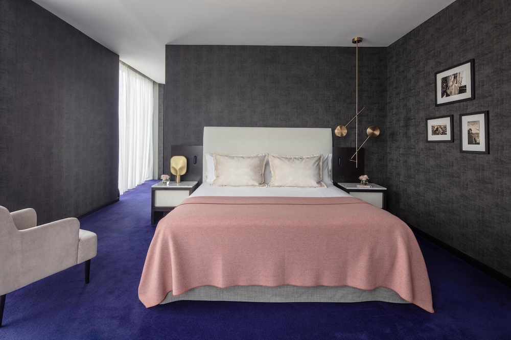 Anantara The Marker Dublin - A Leading Hotel of the World — Hotel rooms in Dublin, Dublin City
