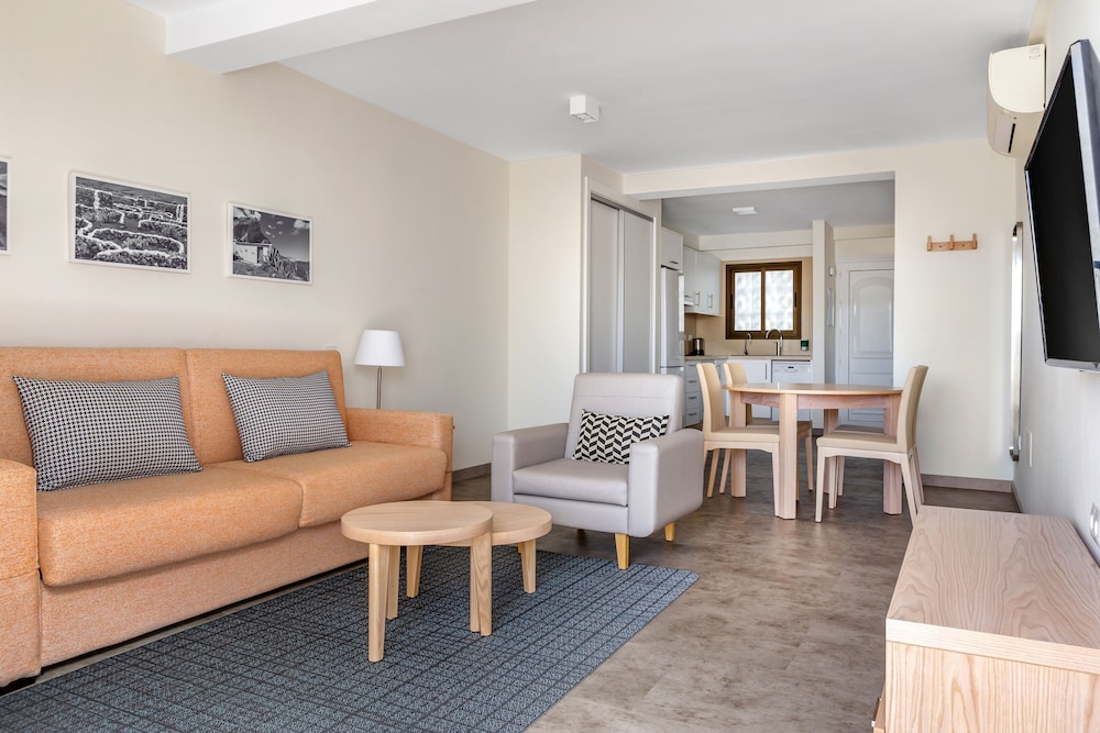 Sunset Bay Club — Hotel rooms in Costa Adeje, Canary Islands