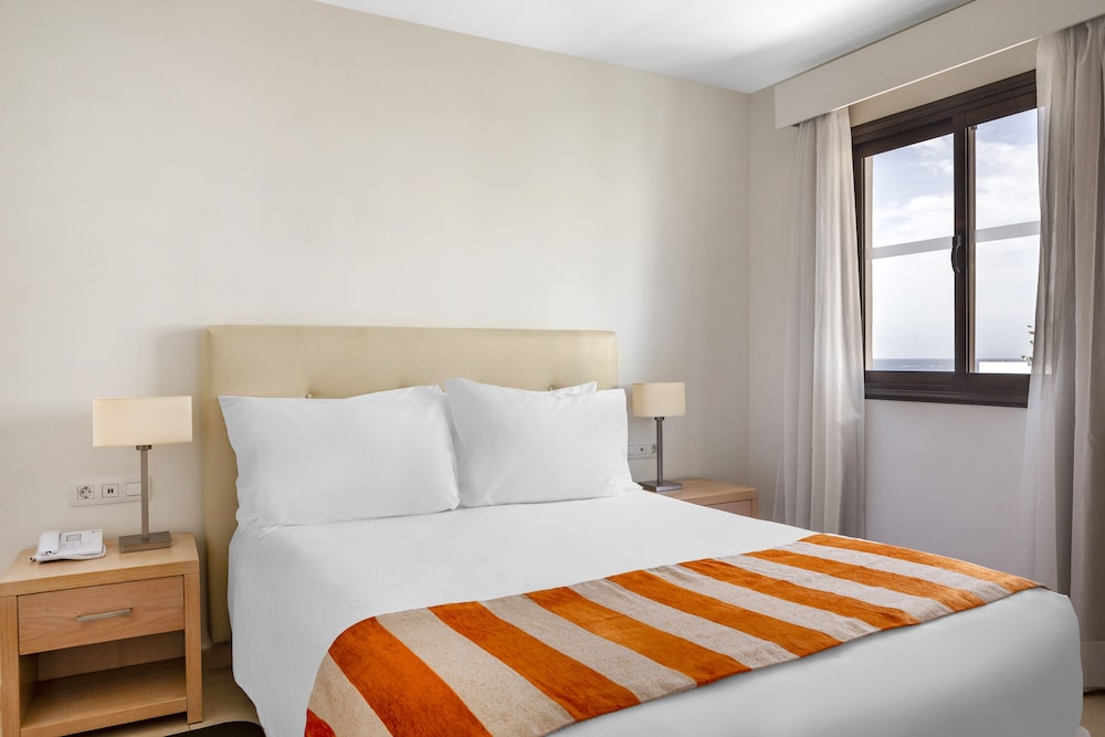Sunset Bay Club — Hotel rooms in Costa Adeje, Canary Islands