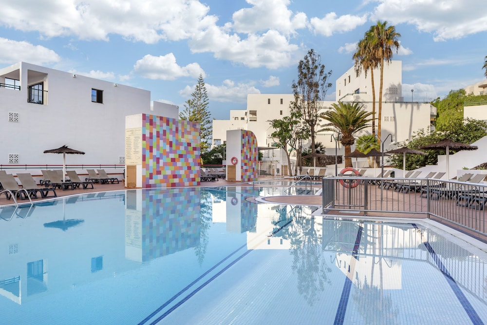 Sunset Bay Club — Swimming pool in Costa Adeje, Canary Islands