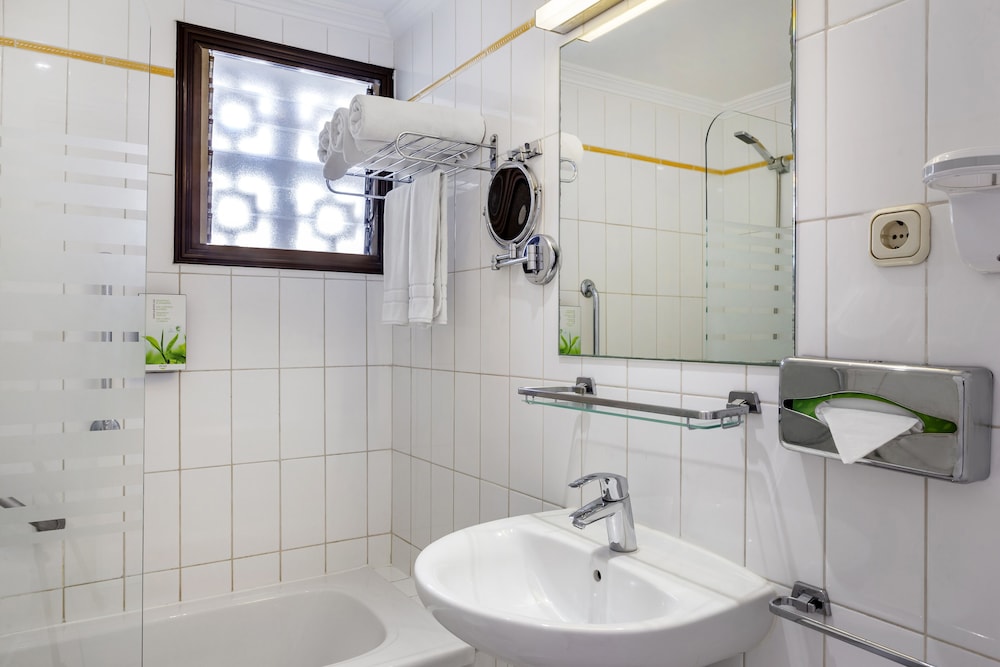 Sunset Bay Club — Hotel rooms in Costa Adeje, Canary Islands