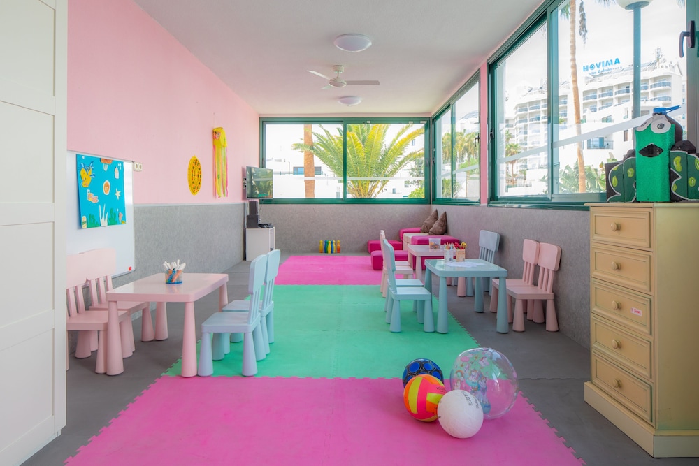 Sunset Bay Club — Attractions for children in Costa Adeje, Canary Islands