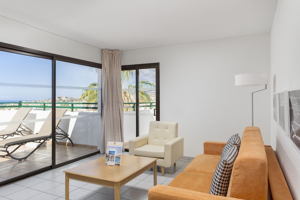 Sunset Bay Club — Hotel rooms in Costa Adeje, Canary Islands