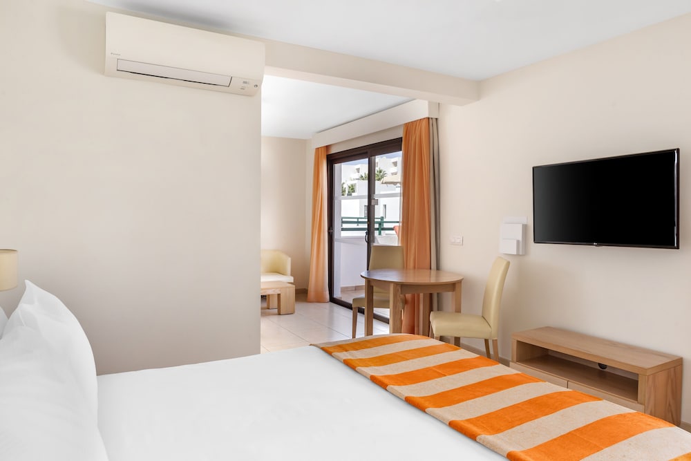 Sunset Bay Club — Hotel rooms in Costa Adeje, Canary Islands