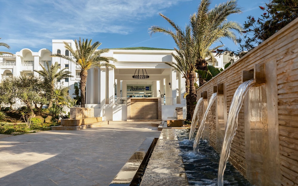 Radisson Blu Resort & Thalasso, Hammamet — Hotel building in Hammamet, Nabeul