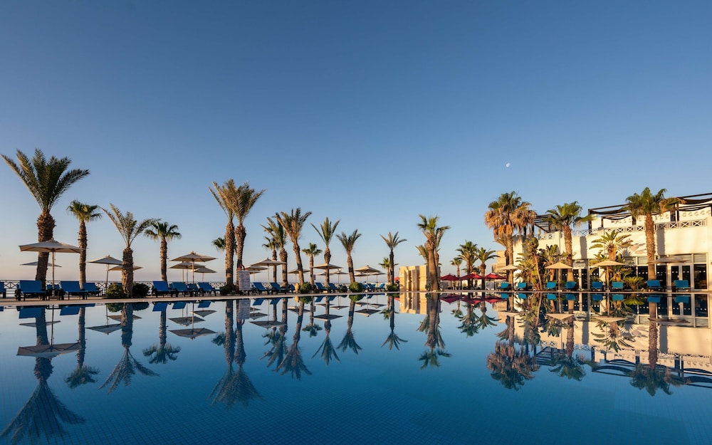 Radisson Blu Resort & Thalasso, Hammamet — Swimming pool in Hammamet, Nabeul
