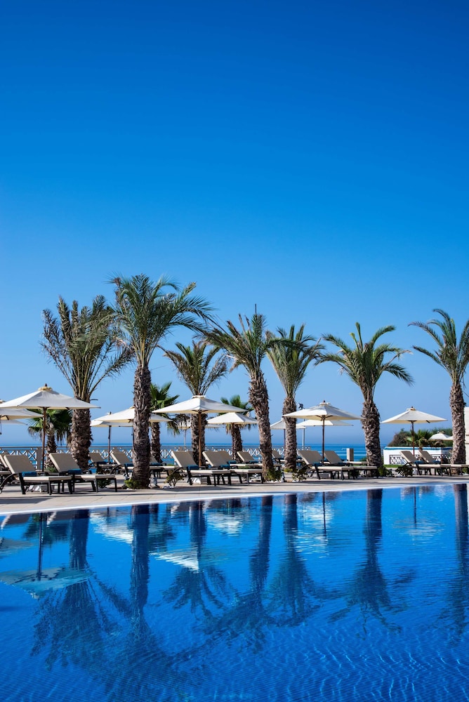 Radisson Blu Resort & Thalasso, Hammamet — Swimming pool in Hammamet, Nabeul