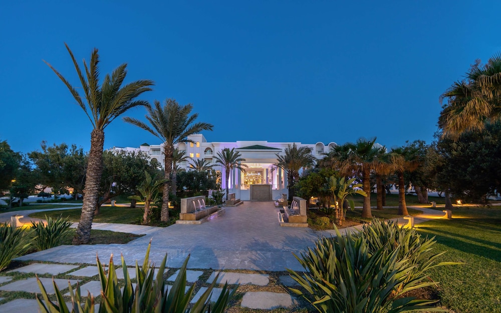 Radisson Blu Resort & Thalasso, Hammamet — Hotel building in Hammamet, Nabeul