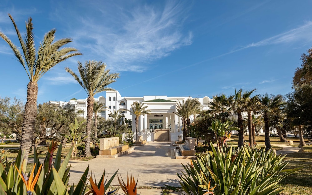 Radisson Blu Resort & Thalasso, Hammamet — Hotel building in Hammamet, Nabeul