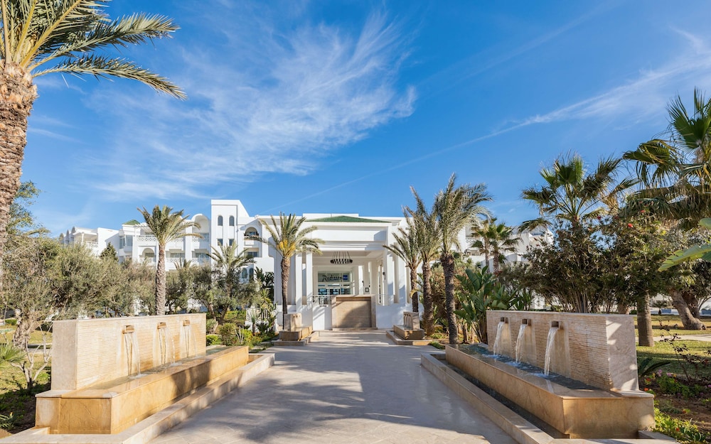 Radisson Blu Resort & Thalasso, Hammamet — Hotel building in Hammamet, Nabeul