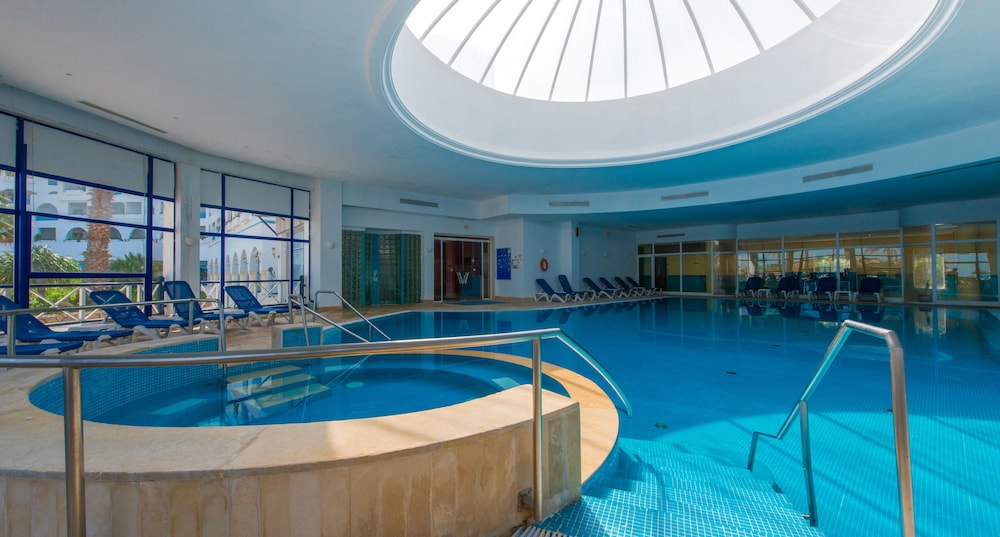Regency Hotel and Spa — Swimming pool in Skanes inc. Monastir, Monastir