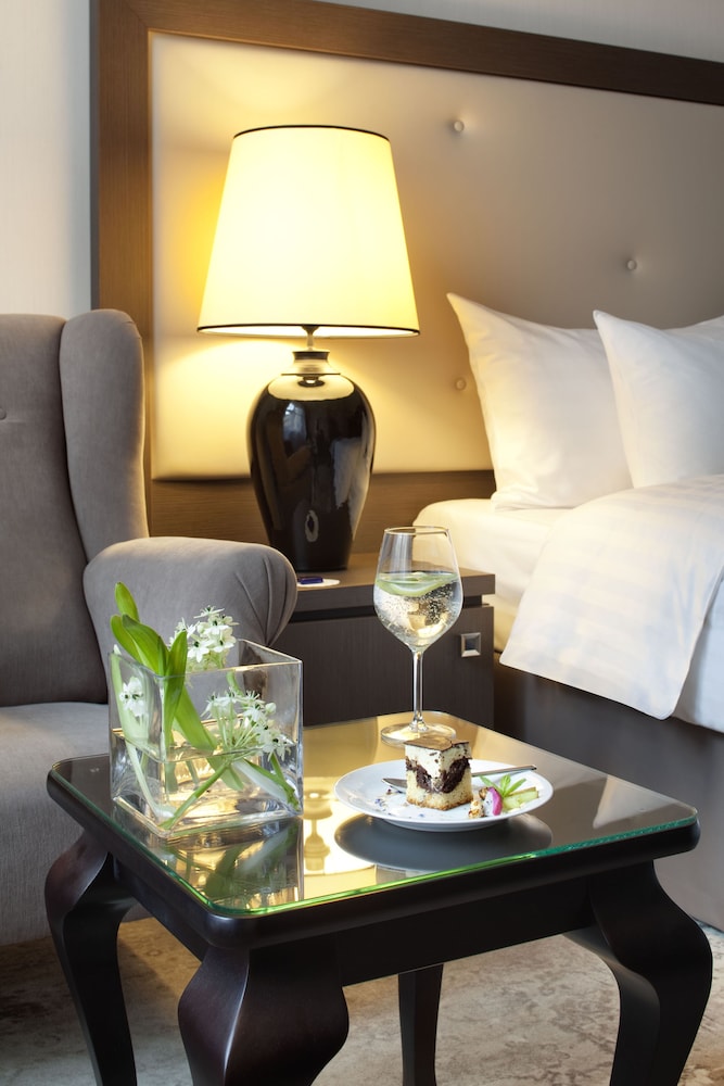 Metropolitan Boutique Hotel — Hotel rooms in Krakow, Lesser Poland