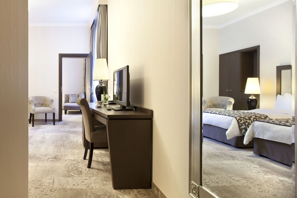 Metropolitan Boutique Hotel — Hotel rooms in Krakow, Lesser Poland