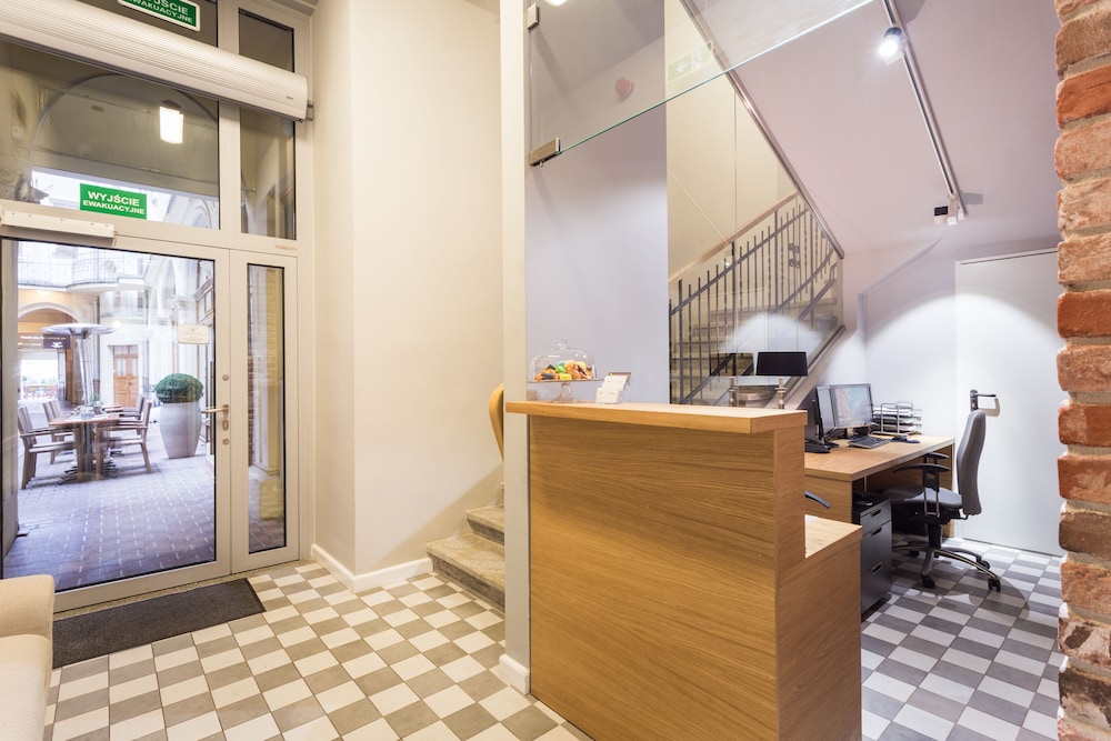 Venetian House Market Square Aparthotel — Hotel building in Krakow, Lesser Poland