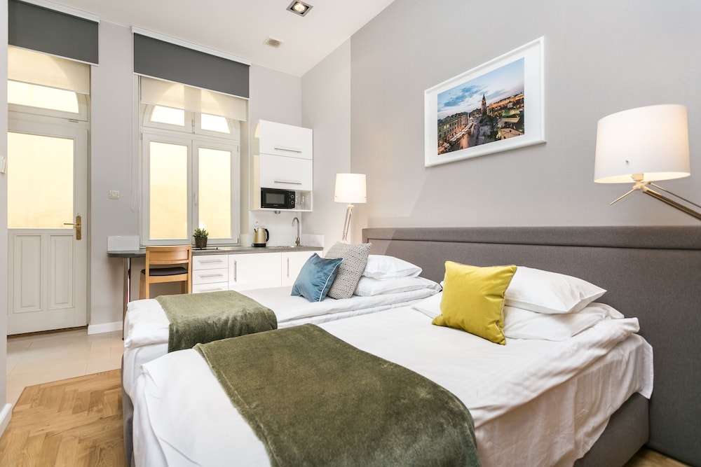 Venetian House Market Square Aparthotel — Hotel rooms in Krakow, Lesser Poland