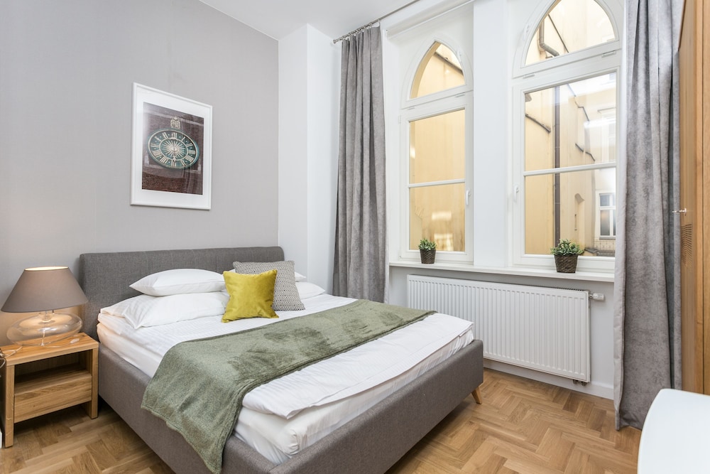 Venetian House Market Square Aparthotel — Hotel rooms in Krakow, Lesser Poland