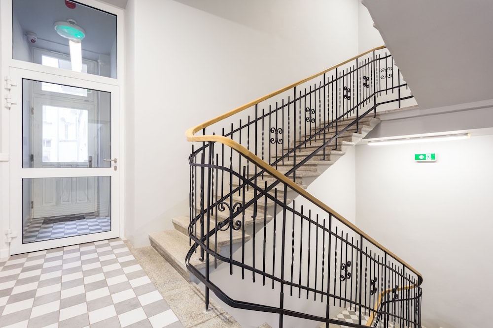 Venetian House Market Square Aparthotel — Hotel building in Krakow, Lesser Poland