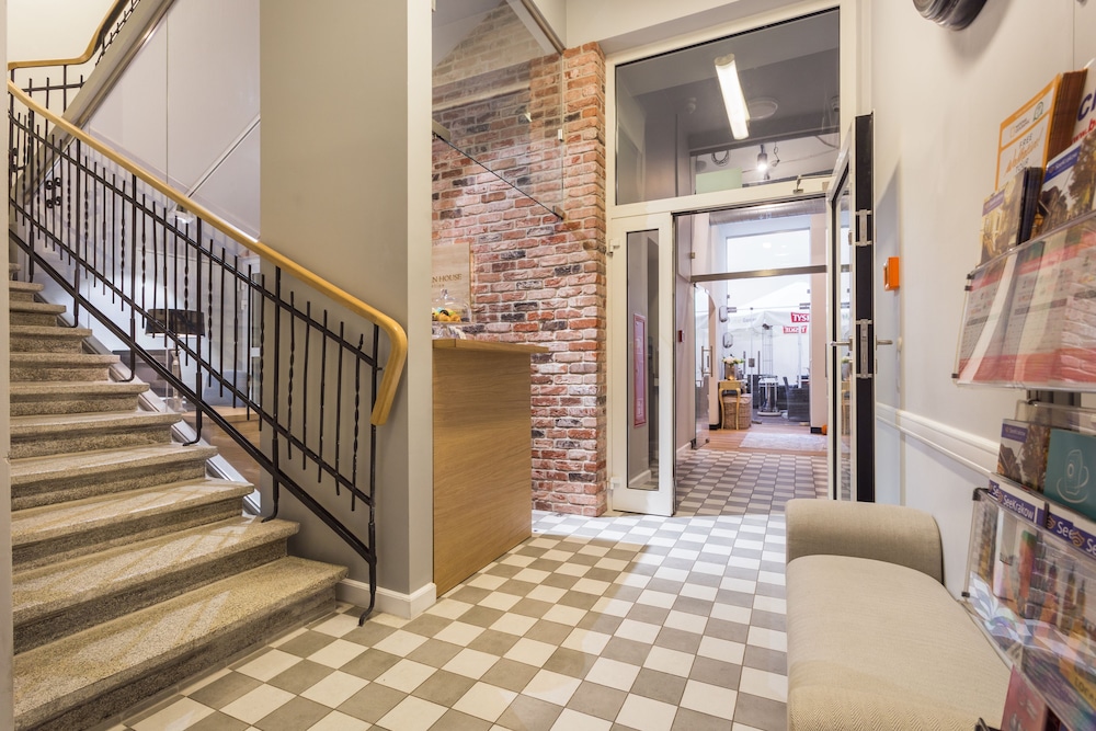 Venetian House Market Square Aparthotel — Hotel building in Krakow, Lesser Poland