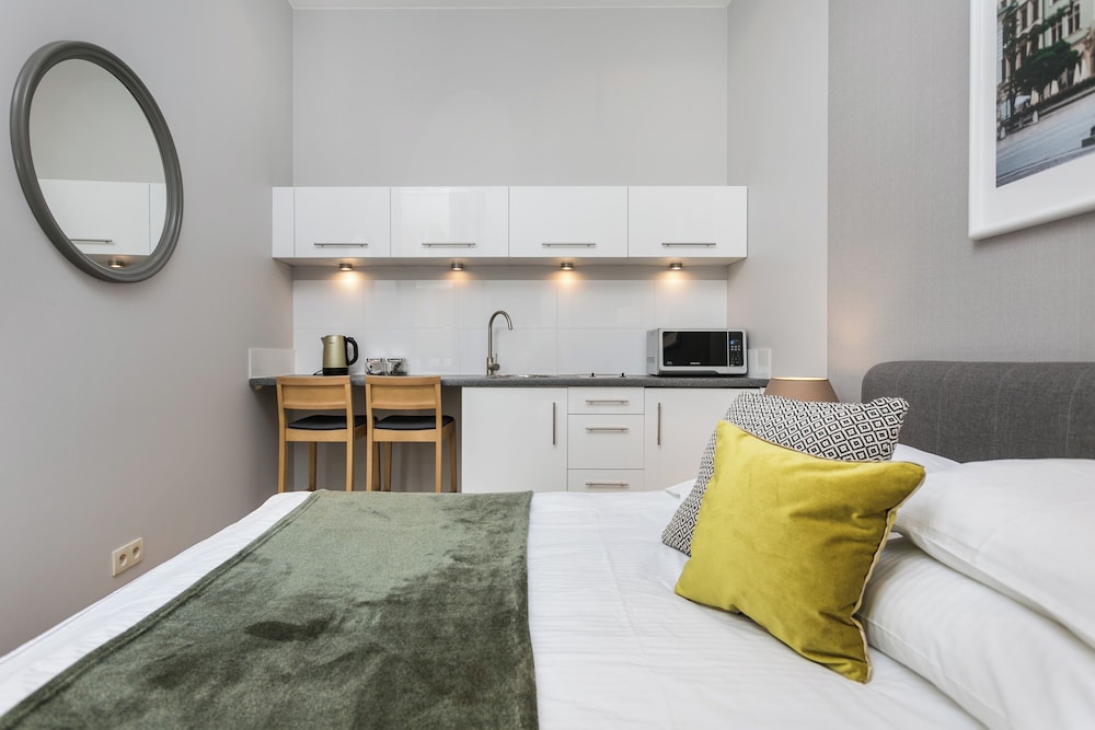 Venetian House Market Square Aparthotel — Hotel rooms in Krakow, Lesser Poland