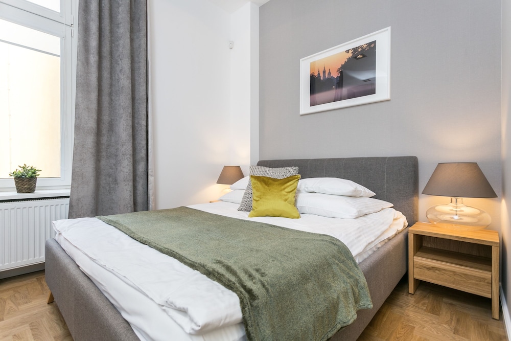 Venetian House Market Square Aparthotel — Hotel rooms in Krakow, Lesser Poland