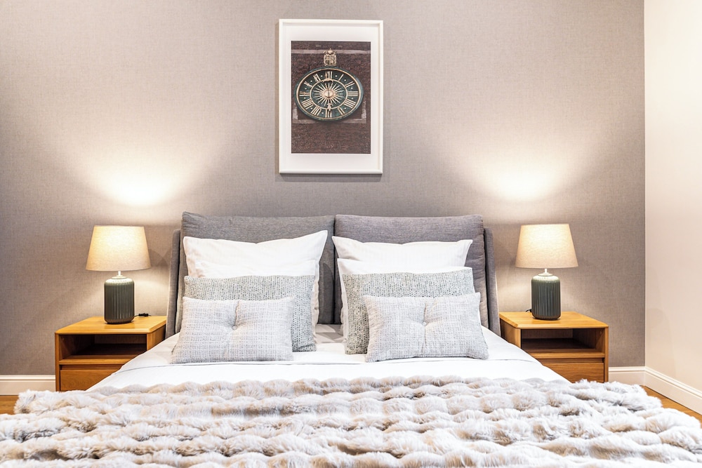 Venetian House Market Square Aparthotel — Hotel rooms in Krakow, Lesser Poland