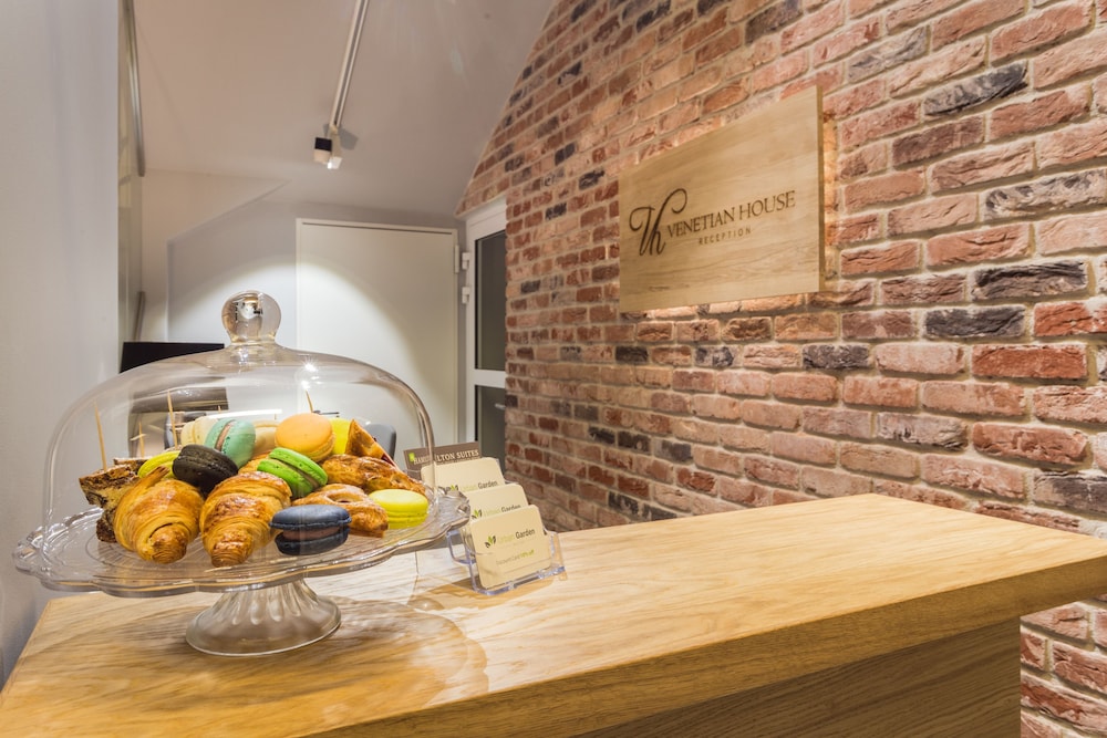 Venetian House Market Square Aparthotel — Restaurant & bars in Krakow, Lesser Poland