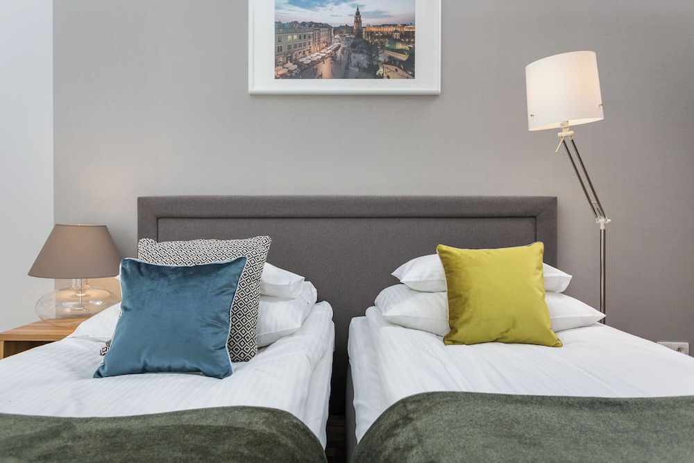 Venetian House Market Square Aparthotel — Hotel rooms in Krakow, Lesser Poland