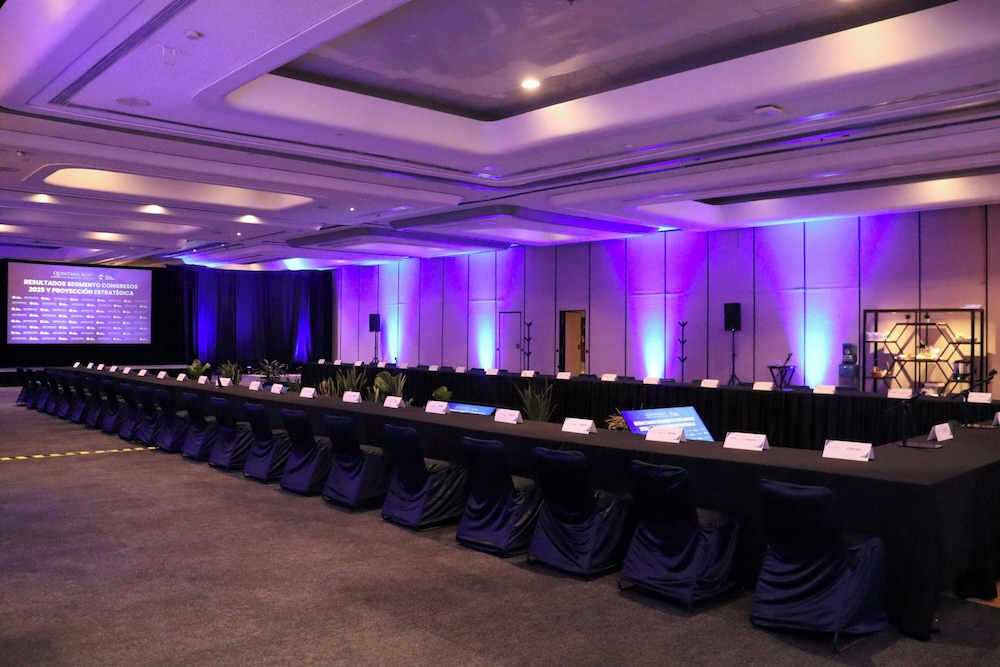 Aloft by Marriott Cancun — Hotel building in Cancun, Quintana Roo