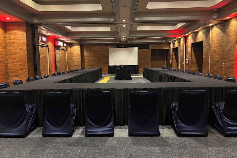 Aloft by Marriott Cancun — Hotel building in Cancun, Quintana Roo