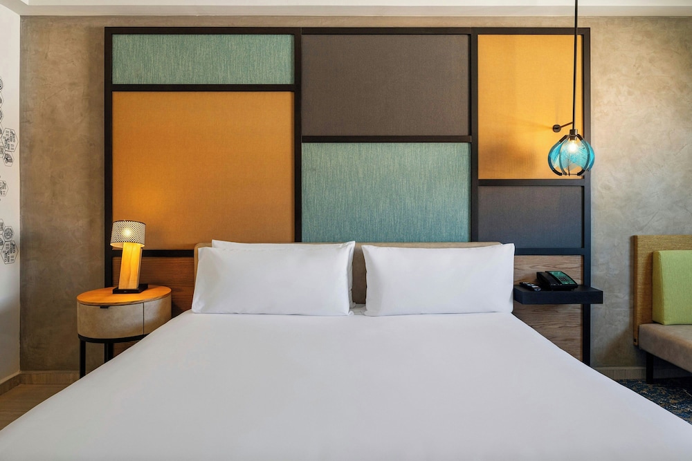 Aloft by Marriott Cancun — Hotel rooms in Cancun, Quintana Roo