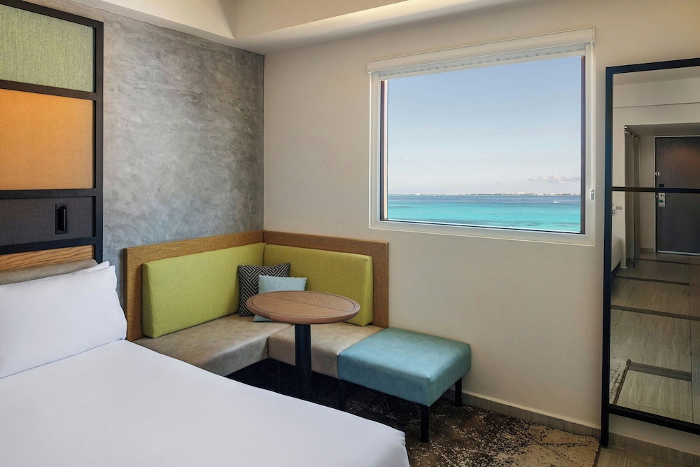 Aloft by Marriott Cancun — Hotel rooms in Cancun, Quintana Roo