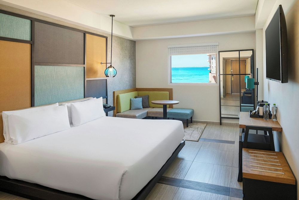 Aloft by Marriott Cancun — Hotel rooms in Cancun, Quintana Roo