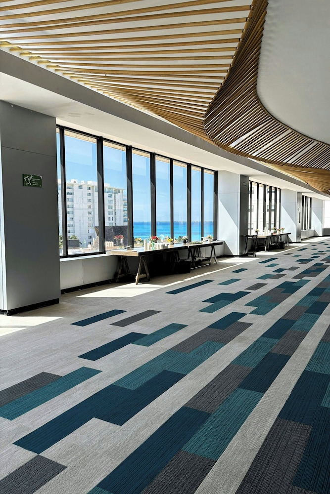 Aloft by Marriott Cancun — Hotel building in Cancun, Quintana Roo