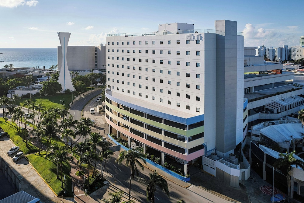 Aloft by Marriott Cancun — Hotel building in Cancun, Quintana Roo
