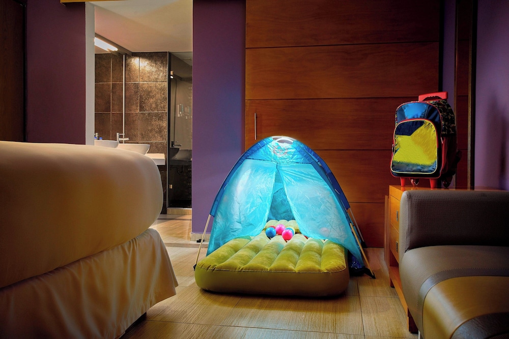 Aloft by Marriott Cancun — Hotel rooms in Cancun, Quintana Roo