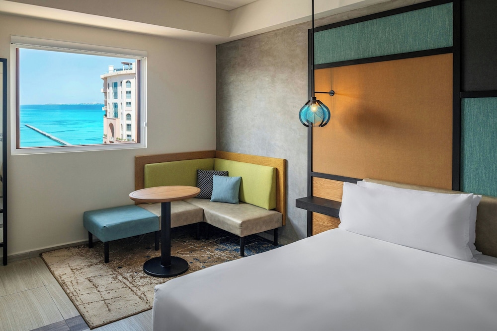 Aloft by Marriott Cancun — Hotel rooms in Cancun, Quintana Roo