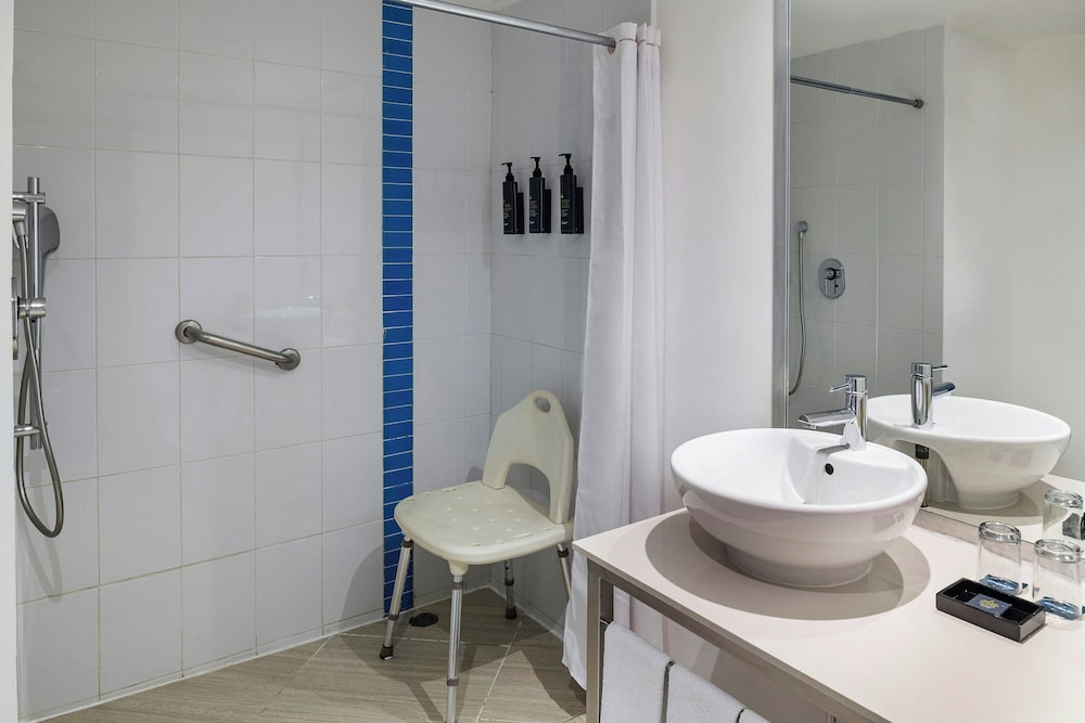 Aloft by Marriott Cancun — Hotel rooms in Cancun, Quintana Roo