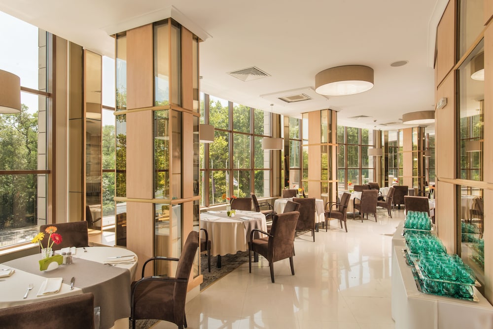 Rosslyn Dimyat Hotel Varna — Restaurant & bars in Varna, Varna Region