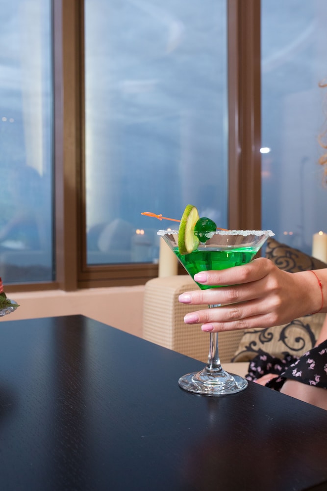 Rosslyn Dimyat Hotel Varna — Restaurant & bars in Varna, Varna Region