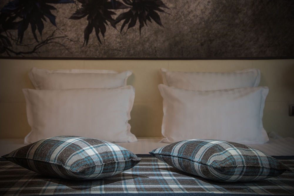 Rosslyn Dimyat Hotel Varna — Hotel rooms in Varna, Varna Region
