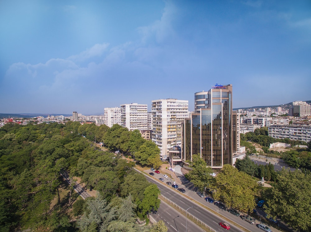 Rosslyn Dimyat Hotel Varna — Hotel building in Varna, Varna Region