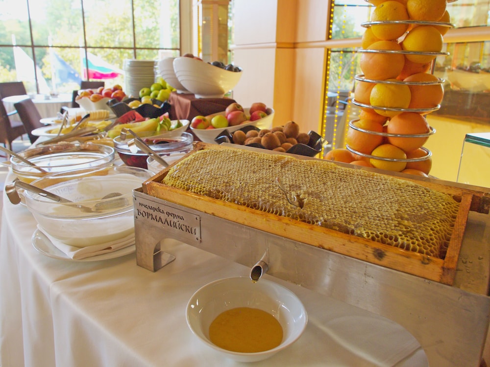 Rosslyn Dimyat Hotel Varna — Restaurant & bars in Varna, Varna Region