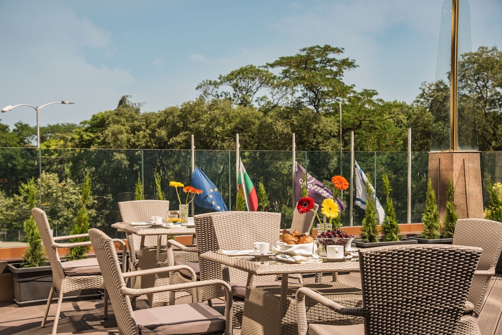 Rosslyn Dimyat Hotel Varna — Restaurant & bars in Varna, Varna Region