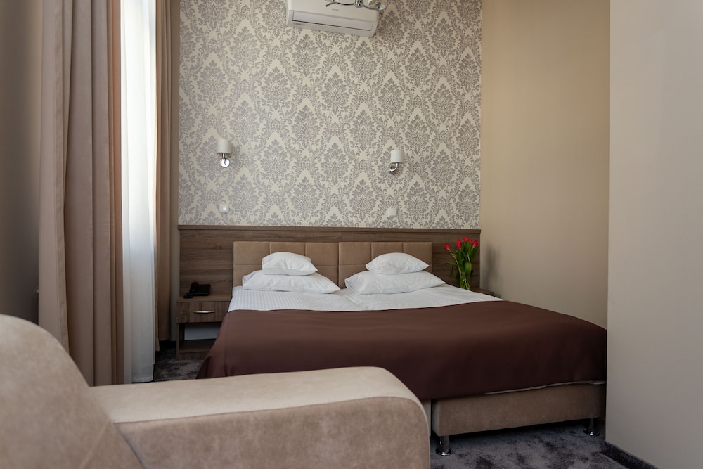 Hotel Maximum — Hotel rooms in Krakow, Lesser Poland