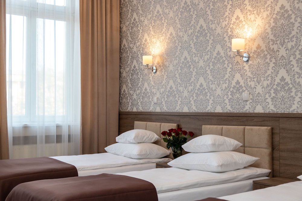 Hotel Maximum — Hotel rooms in Krakow, Lesser Poland
