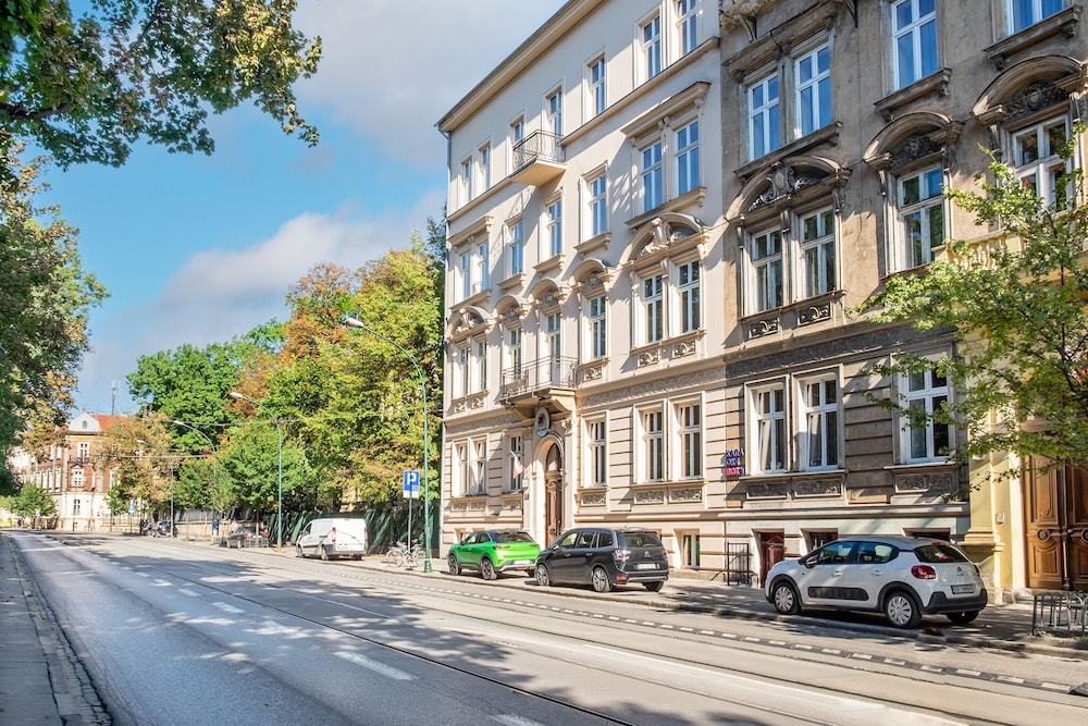 Hotel Maximum — Hotel building in Krakow, Lesser Poland