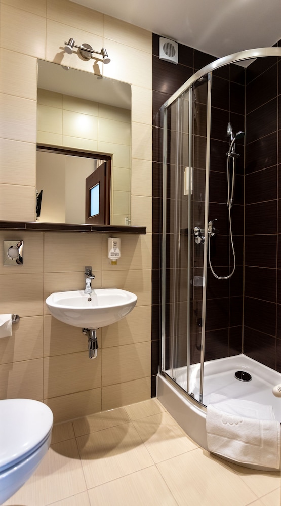 Hotel Maximum — Hotel rooms in Krakow, Lesser Poland